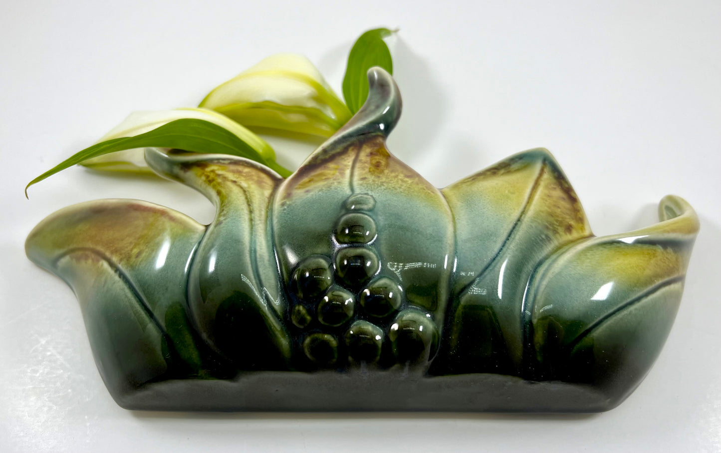 Hull Mid-century Wall Pocket with Gorgeous Glaze, 1950s