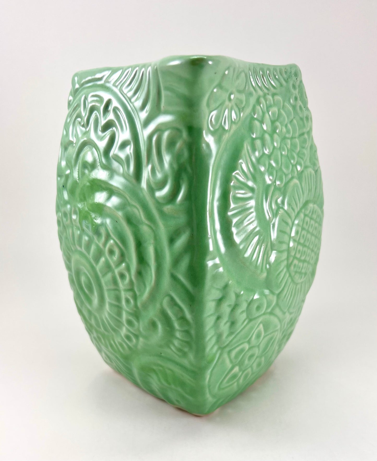 Nilaok Embossed Daisy Pitcher, 1930s-40s