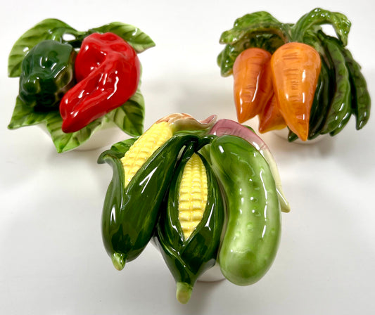 Green and Red Peppers Mid-century Ceramic Kitchen Wall Pocket 1950s