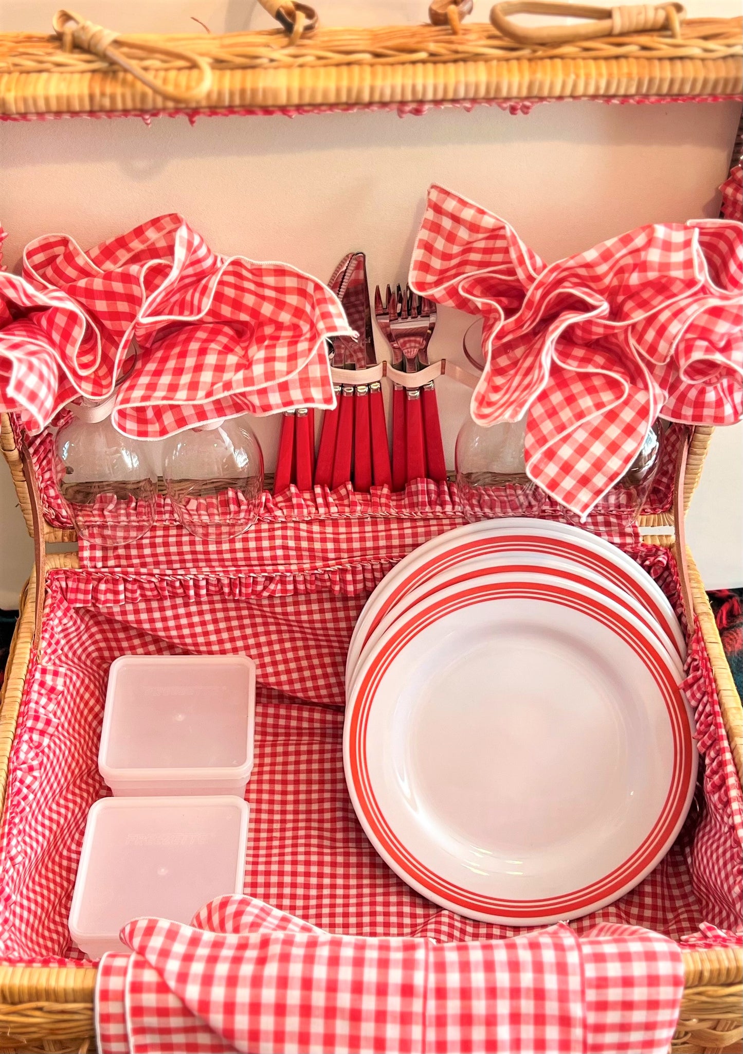 Picnic Basket Set with Red and White Gingham, 1980s by Picnic Time with Original Tag