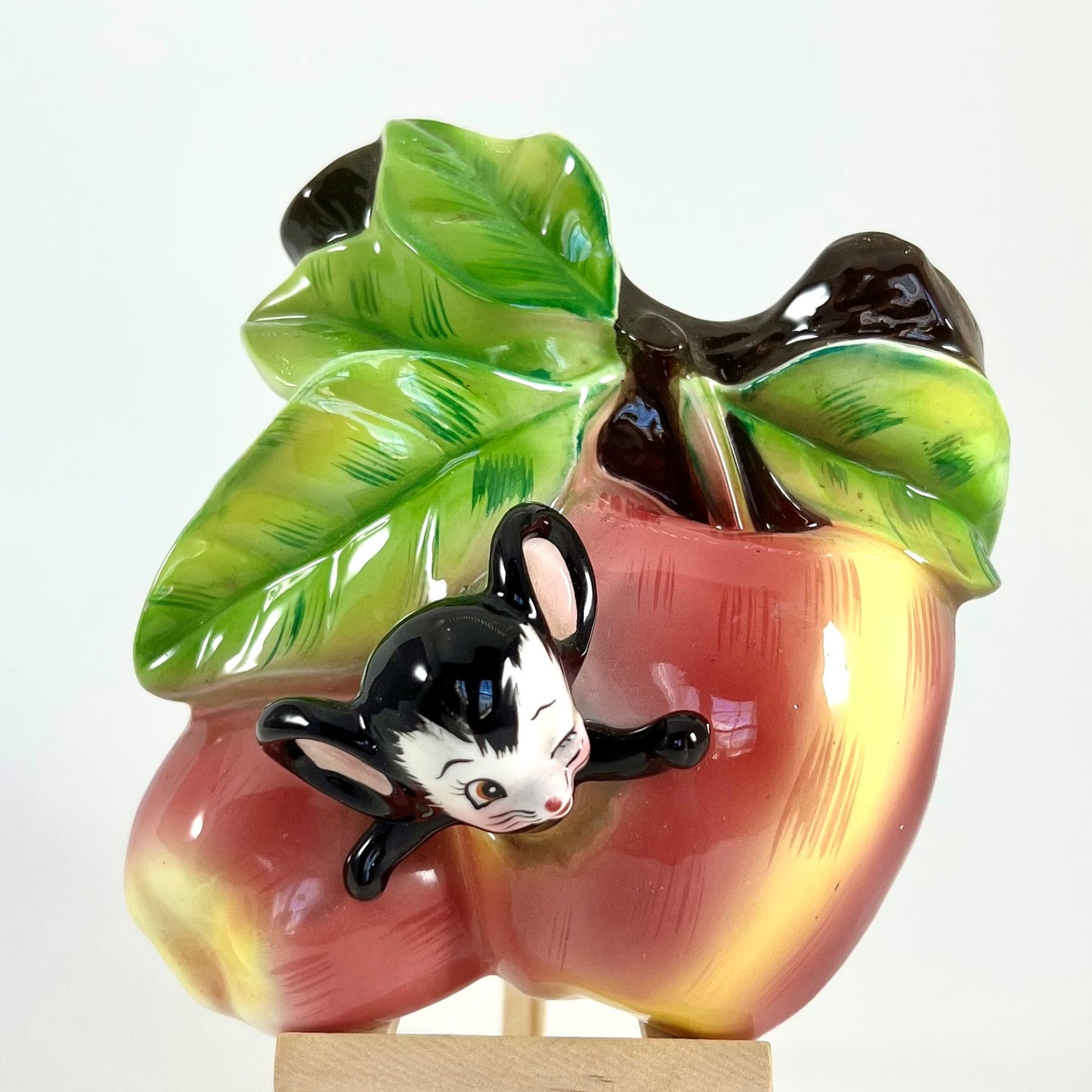 Enesco Mouse and Apples Wall Pocket Vase, 1950s