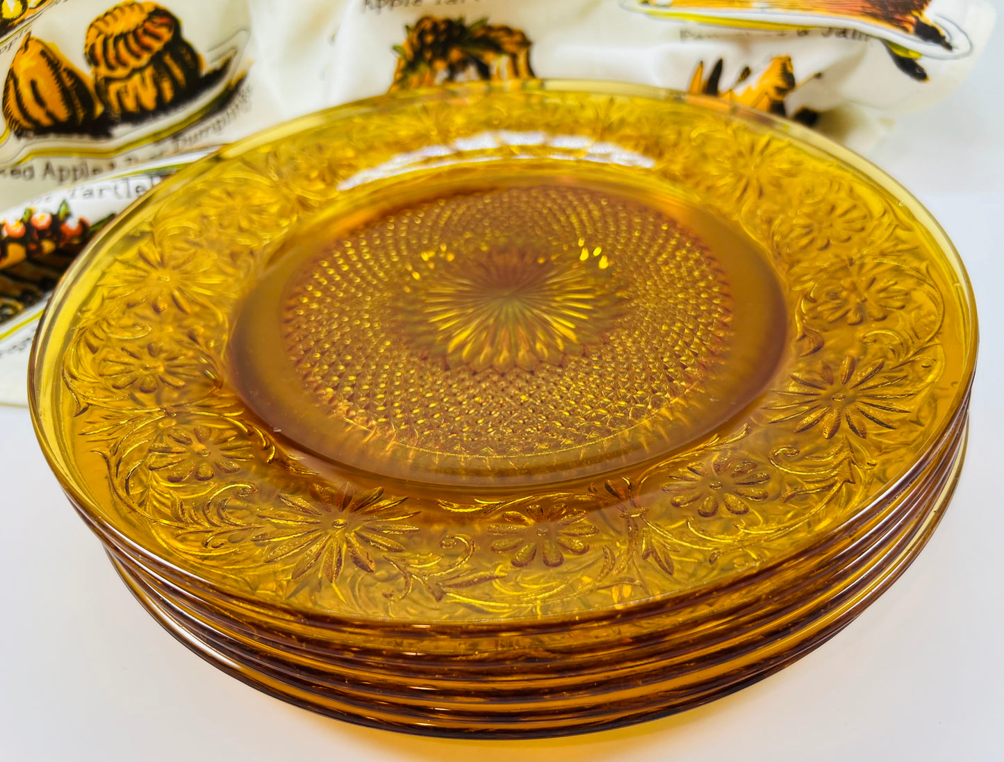 "Daisy" Pattern Depression Glass Dinner Plates, Set of 6, Indiana Glass Company, 1940