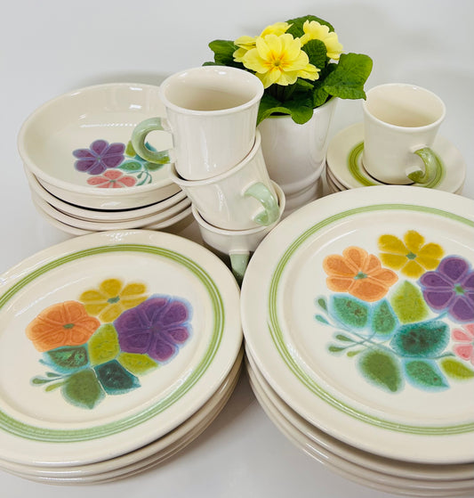 Franciscan Floral Earthenware Dinner Set of 4 Place Settings, 1970s