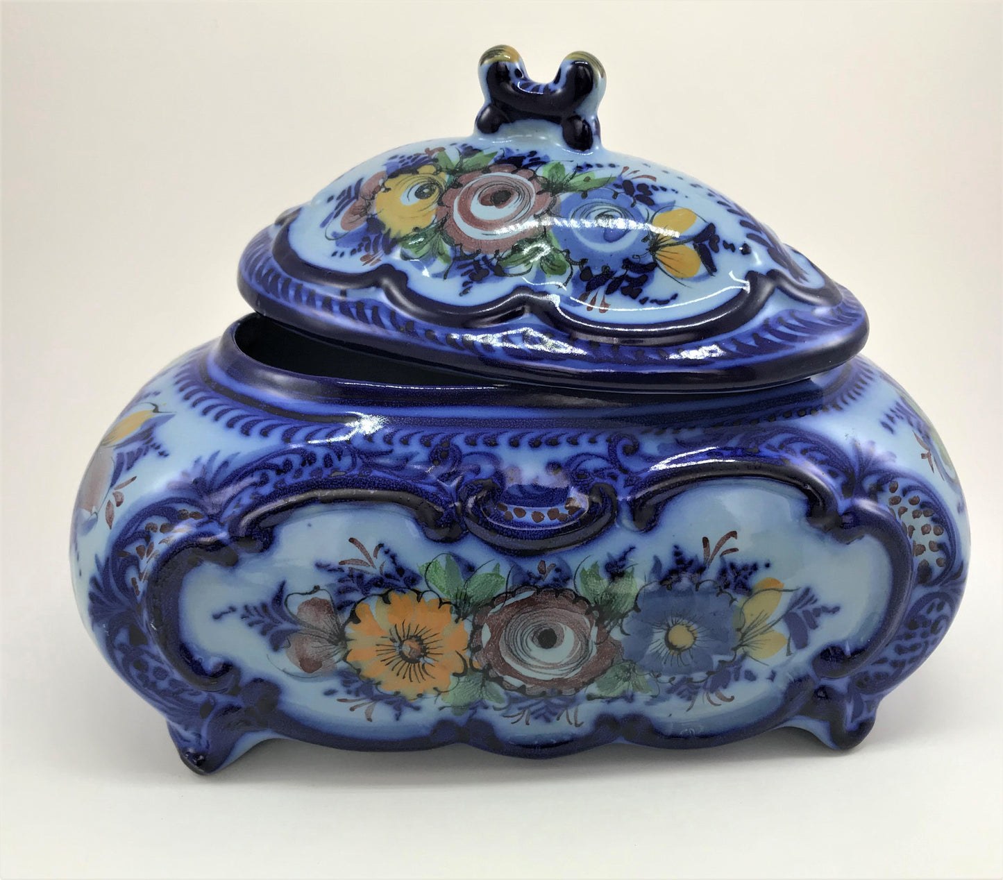 Portuguese Ceramic Soup Tureen with Lid, Hand-painted Alcobaça Pottery