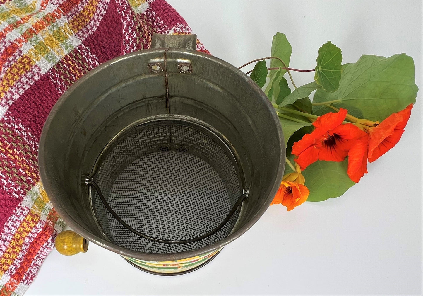 Sifter with Nasturtium Garden Pattern, 1940s Tin Lithographed