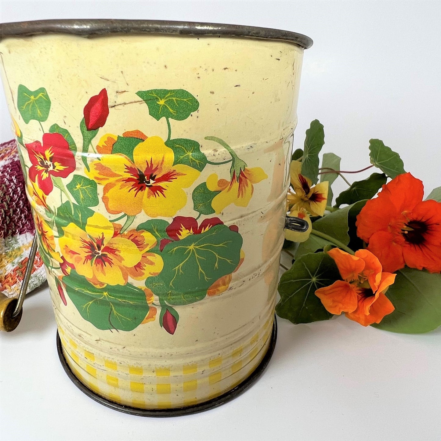 Sifter with Nasturtium Garden Pattern, 1940s Tin Lithographed