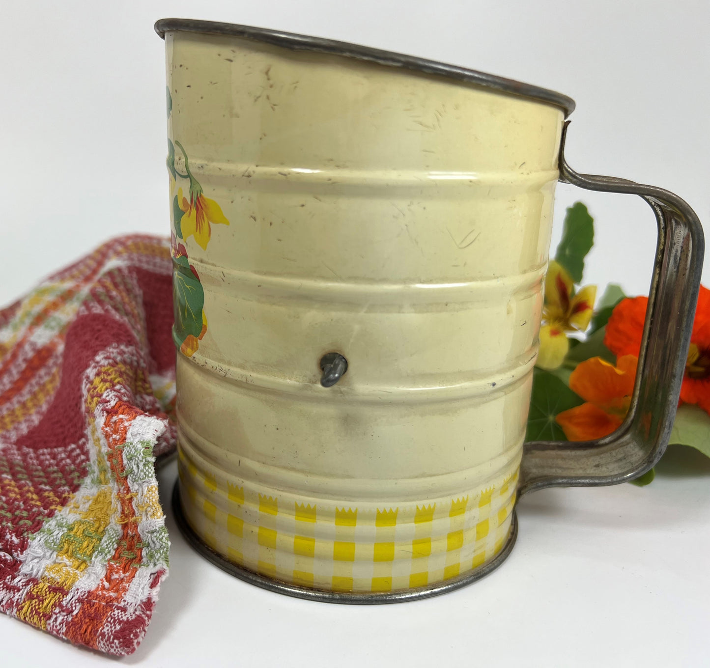 Sifter with Nasturtium Garden Pattern, 1940s Tin Lithographed
