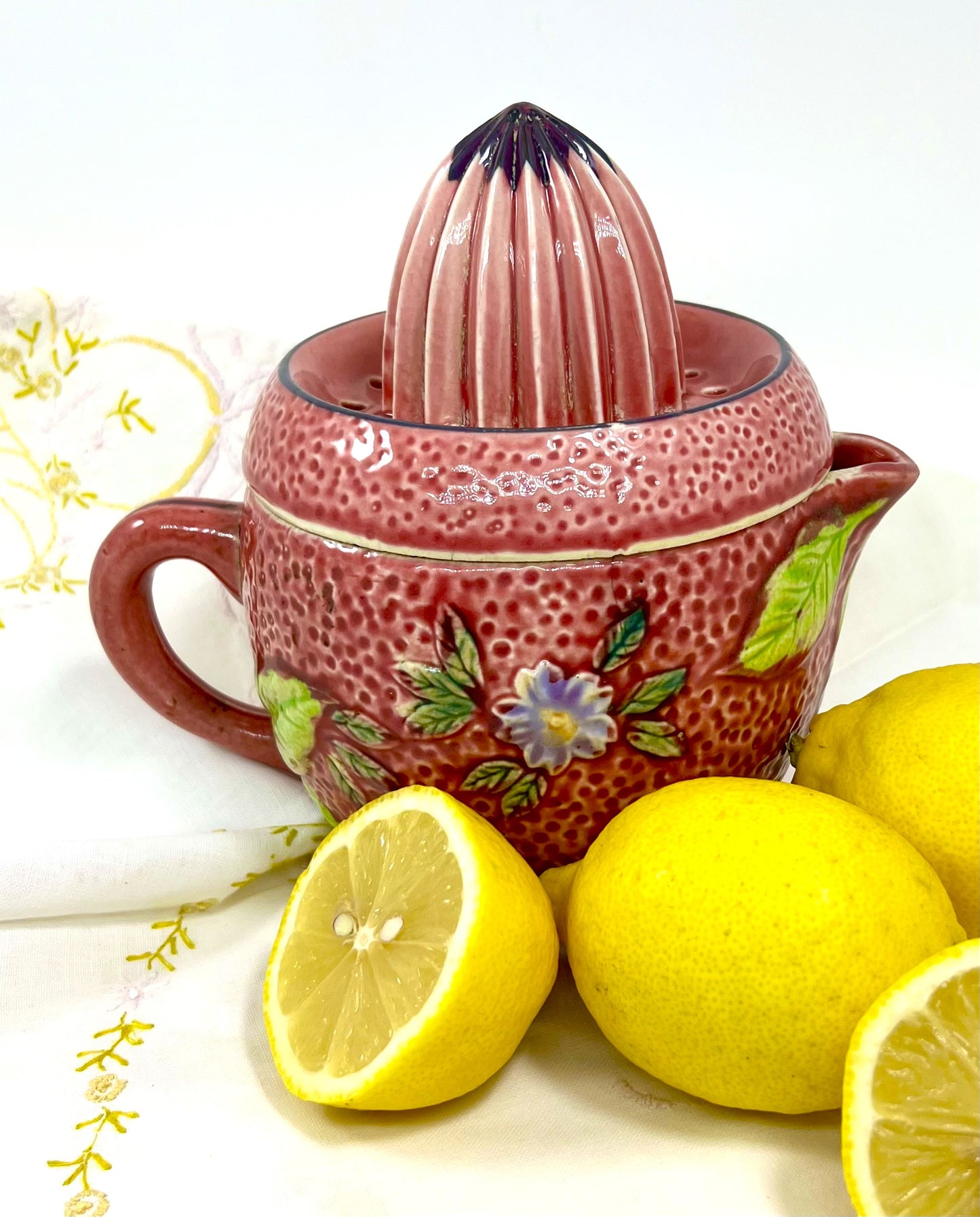 Hotta Yu Shoten Ceramic Reamer Juicer & Pitcher Set with Floral Design, 1920s-1930s Japan