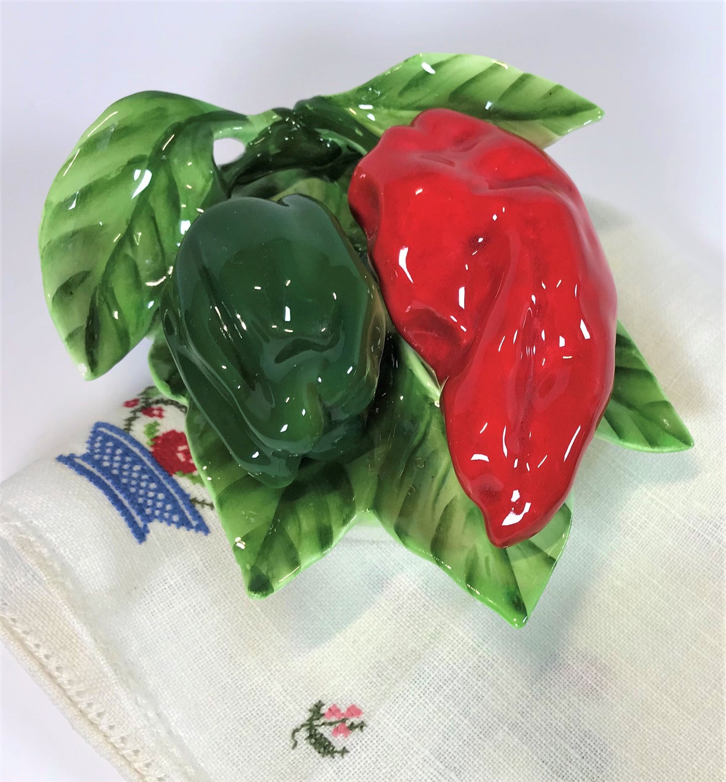 Green and Red Peppers Mid-century Ceramic Kitchen Wall Pocket 1950s