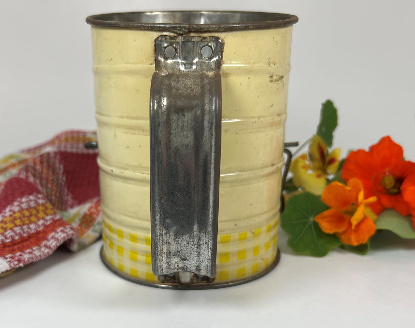 Sifter with Nasturtium Garden Pattern, 1940s Tin Lithographed